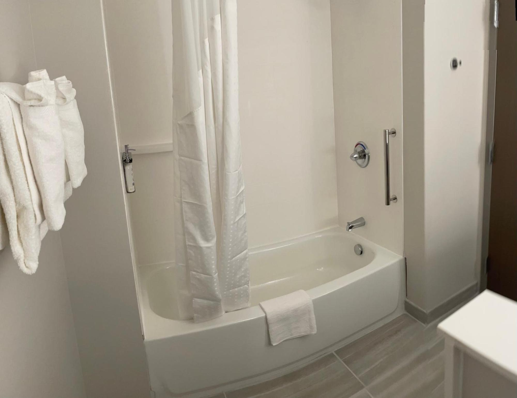 Holiday Inn Express & Suites Muskegon - Grand Haven By Ihg Extérieur photo