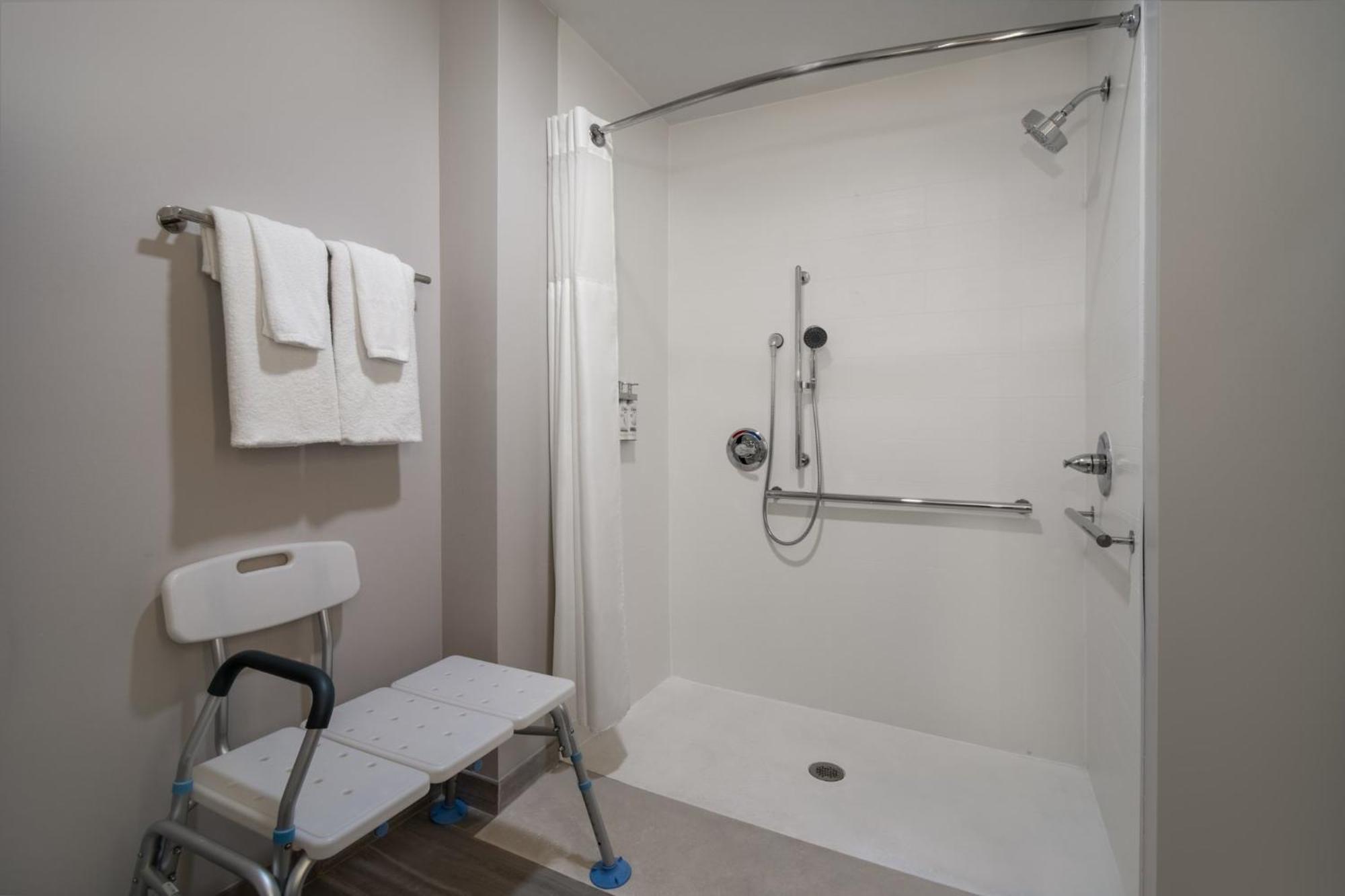 Holiday Inn Express & Suites Muskegon - Grand Haven By Ihg Extérieur photo